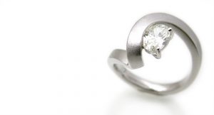 Pt900 Diamonds Ring
