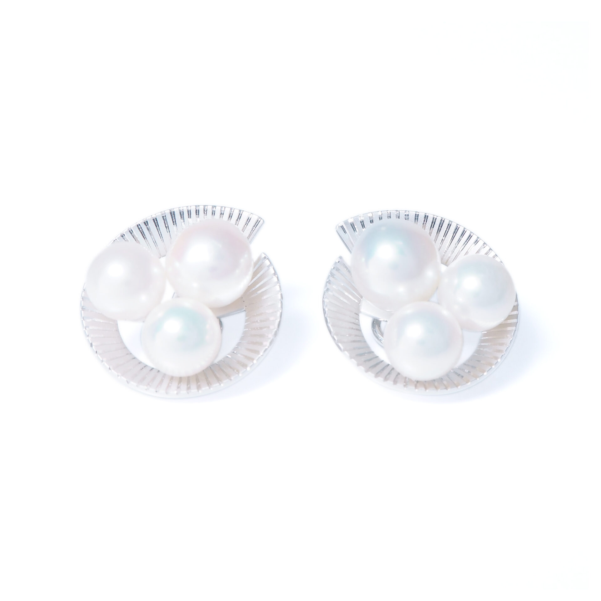 Pt950 Pearl Earrings with Japanese Engraving Bespoke