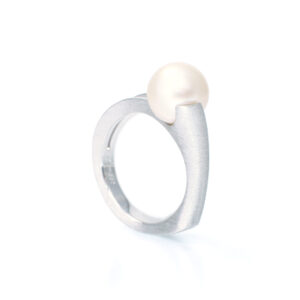 Pt950 Pearl Ring - Bespoke
