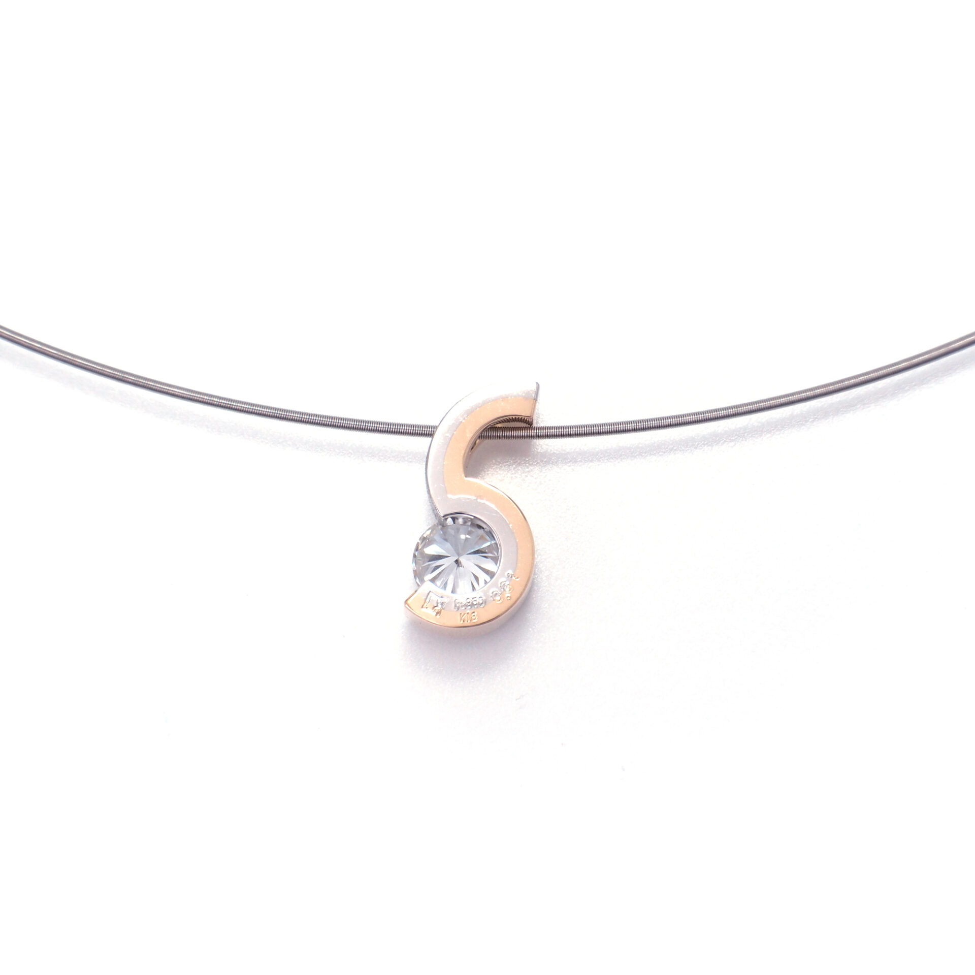 Pt950/K18 Two-tone Color Diamond Pendant Bespoke