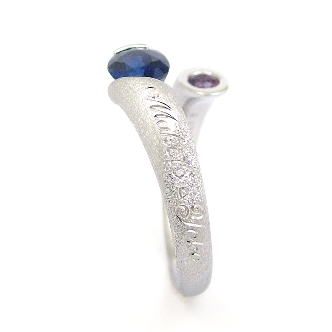 Pt900 Sapphire & Road Light Garnet Ring with Japanese Engraving SHINKO STUDIO